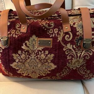 Carry on duffle bag,